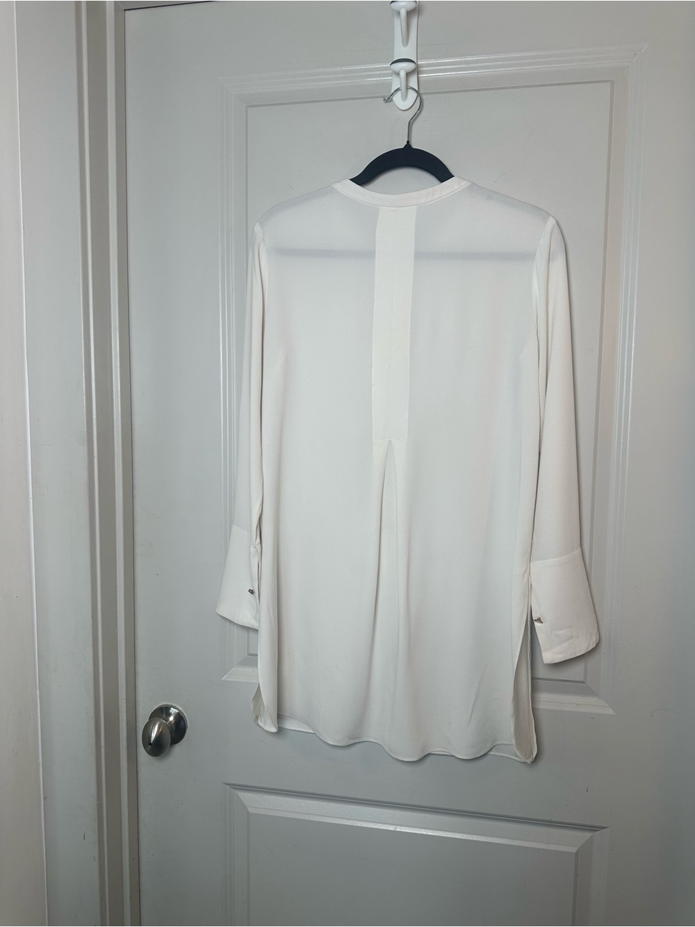 MM. LaFleur Longline Mandarin Collar Ivory Button Up Shirt, Size Small - Picture 7 of 14